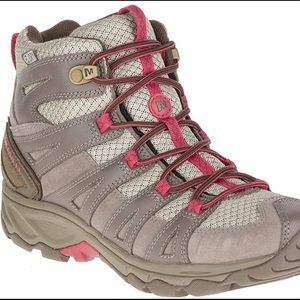 Merrill Women’s Avian Light 2 Vent Hiking Boots—